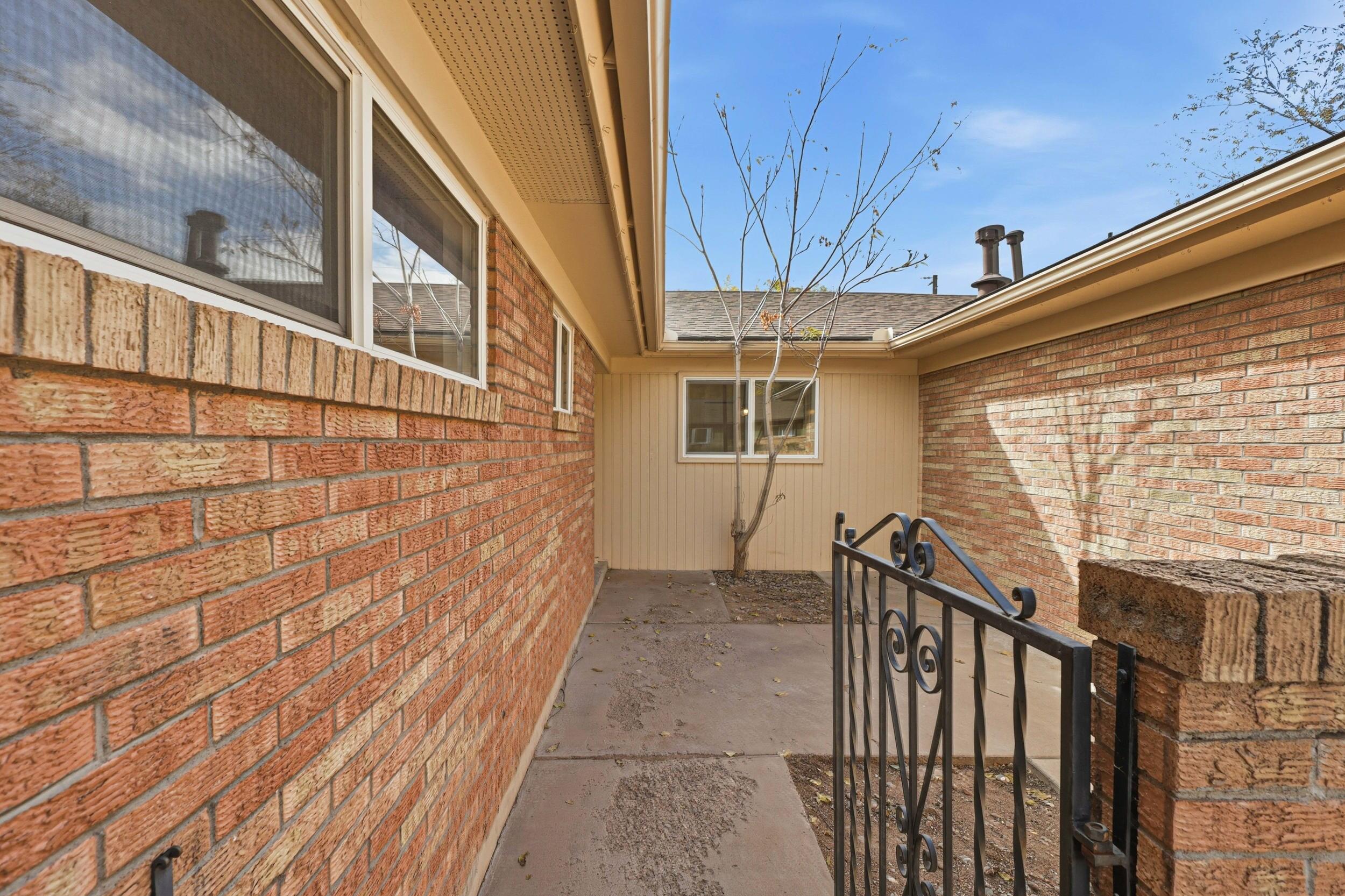 12208 Eastridge Drive NE