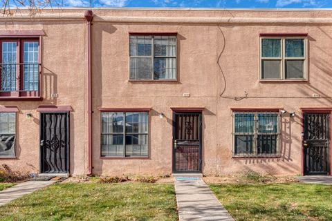 Photo of 3301 Monroe Street NE #UNIT B17, Albuquerque, NM 87110 (MLS # 1096272)