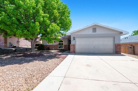 Photo of 20 Aldea Place, Los Lunas, NM 87031 (MLS # 1102701)