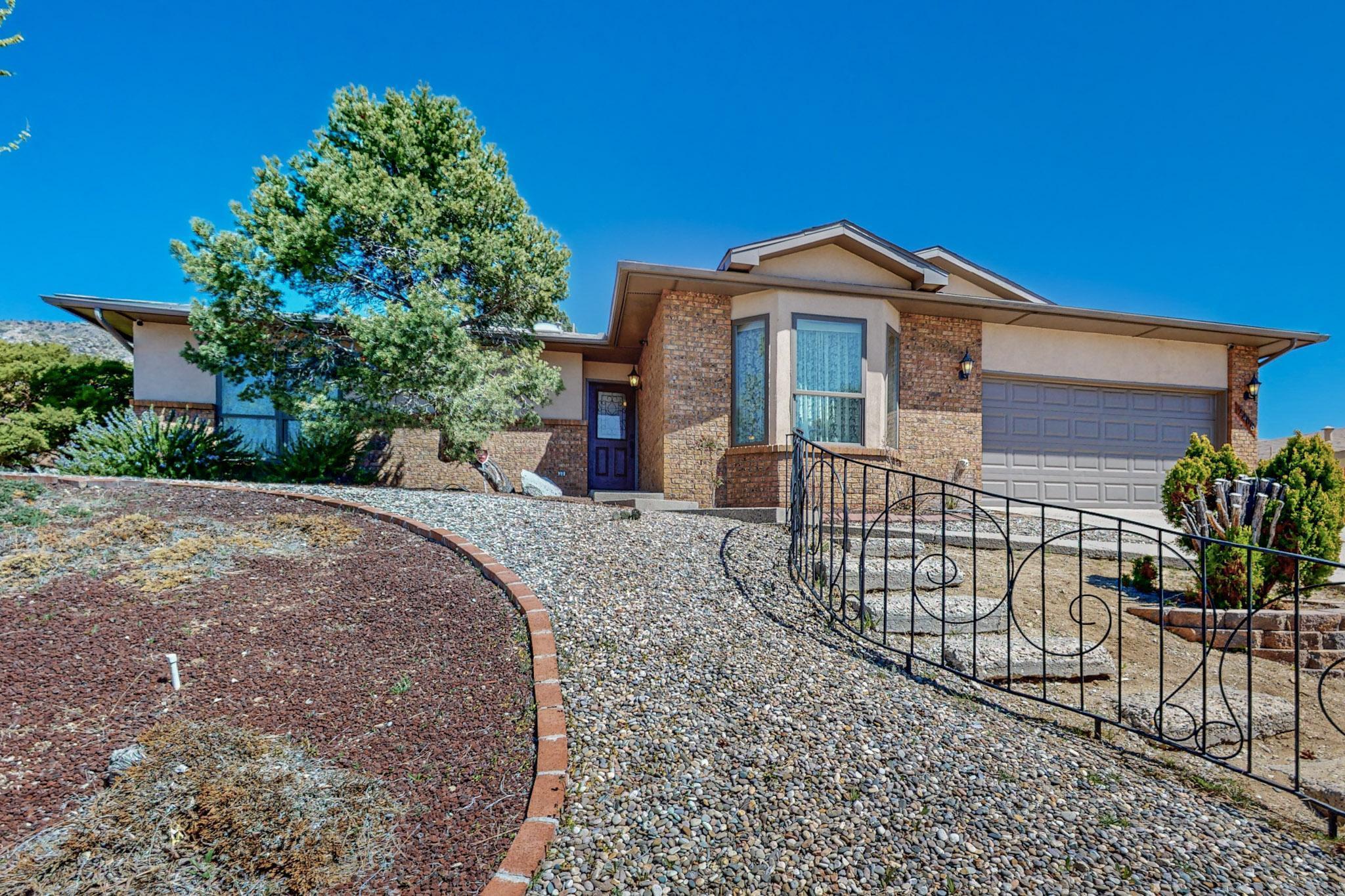 2408 Punta De Vista Drive, Albuquerque, New Mexico image 3