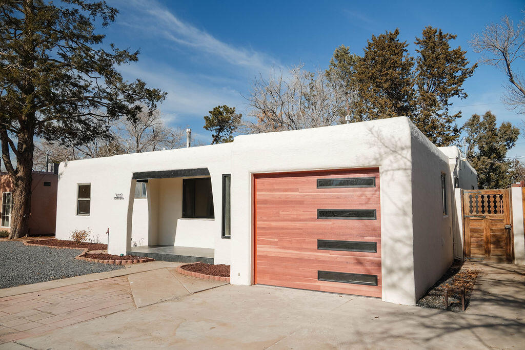 3017 Frontier Avenue NE