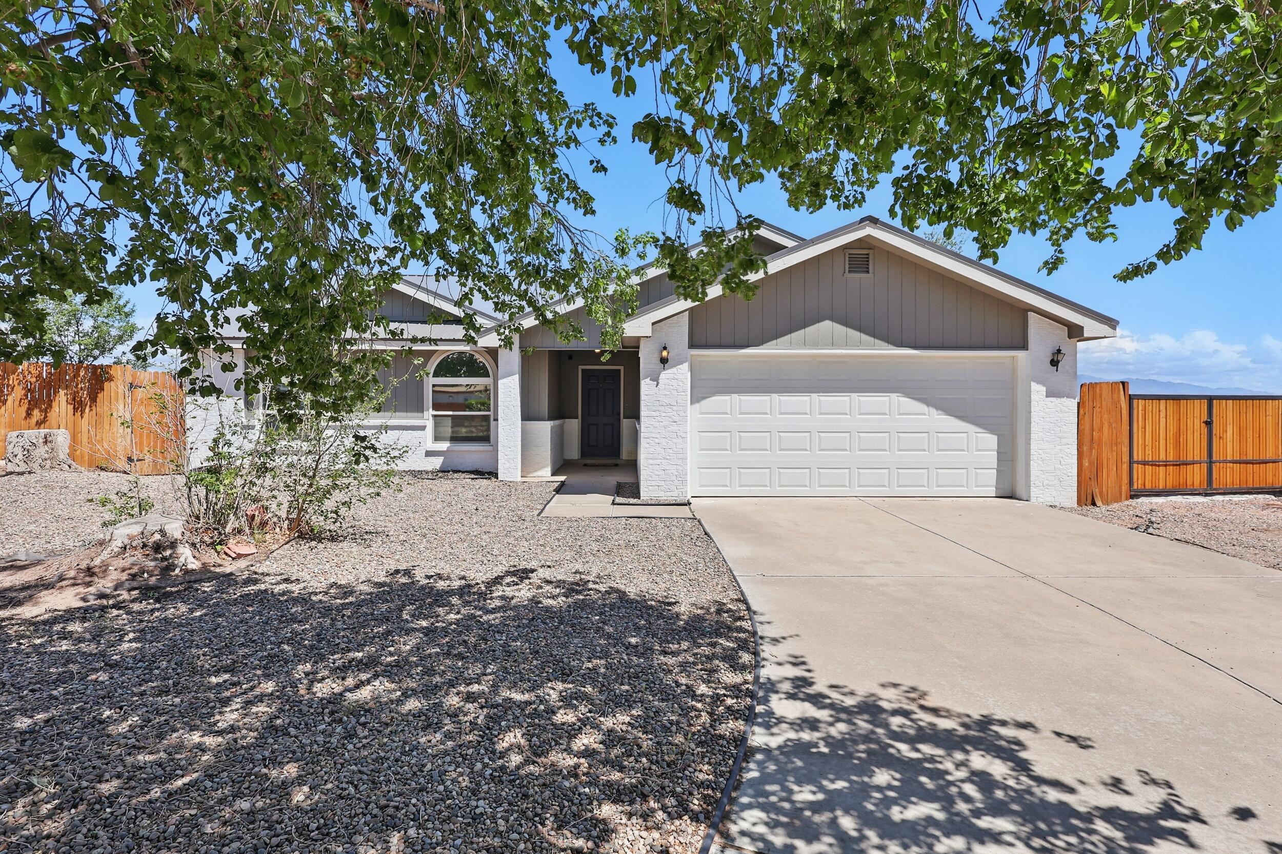 24 Timothy Court, Los Lunas, New Mexico image 2