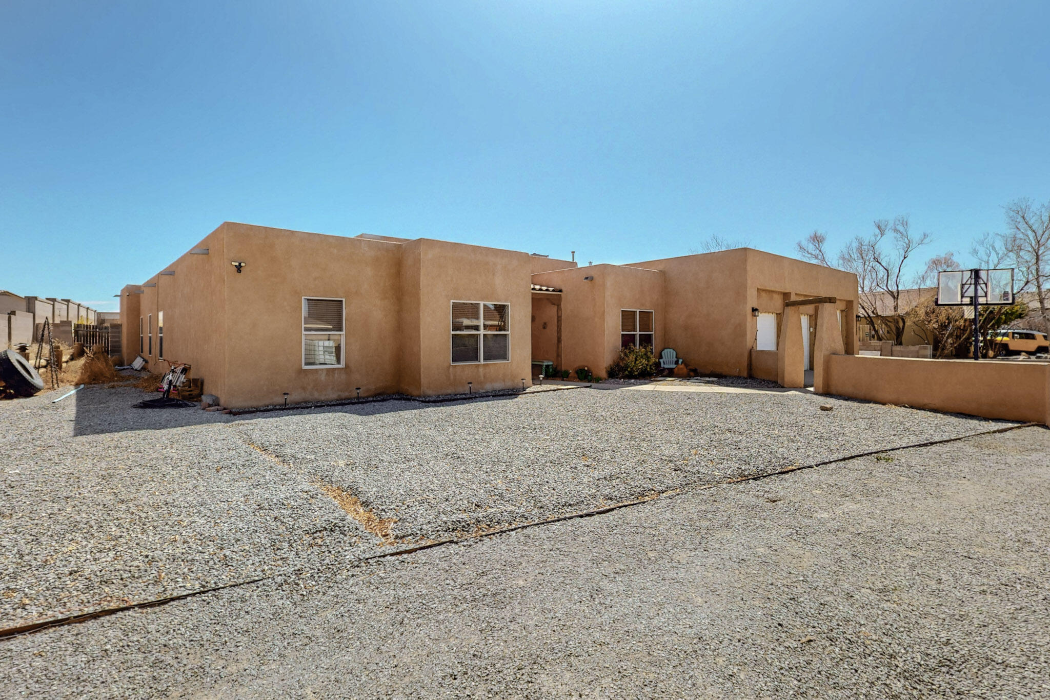 1400 Broadview Loop, Los Lunas, New Mexico image 3