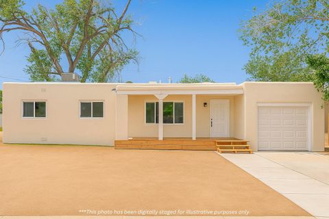 Photo of 306 MULLEN Road NE, Albuquerque, NM 87107 (MLS # 1086389) Photo of 306 MULLEN Road NE, Albuquerque, NM 87107 (MLS # 1086389)