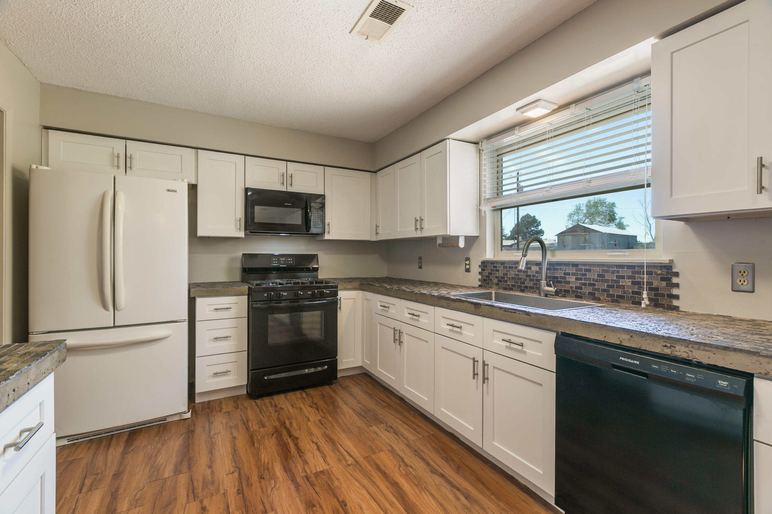 2209 Yucca Street, Rio Rancho, New Mexico image 7