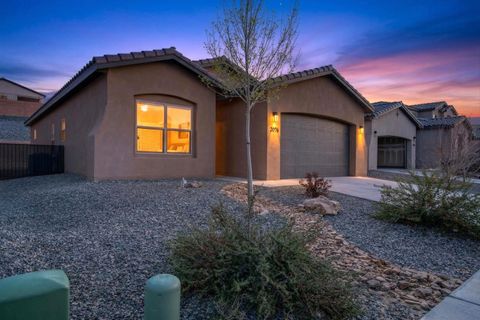 Homes For Sale - 2076 Solara Loop<br/> Rio Rancho, NM 87144