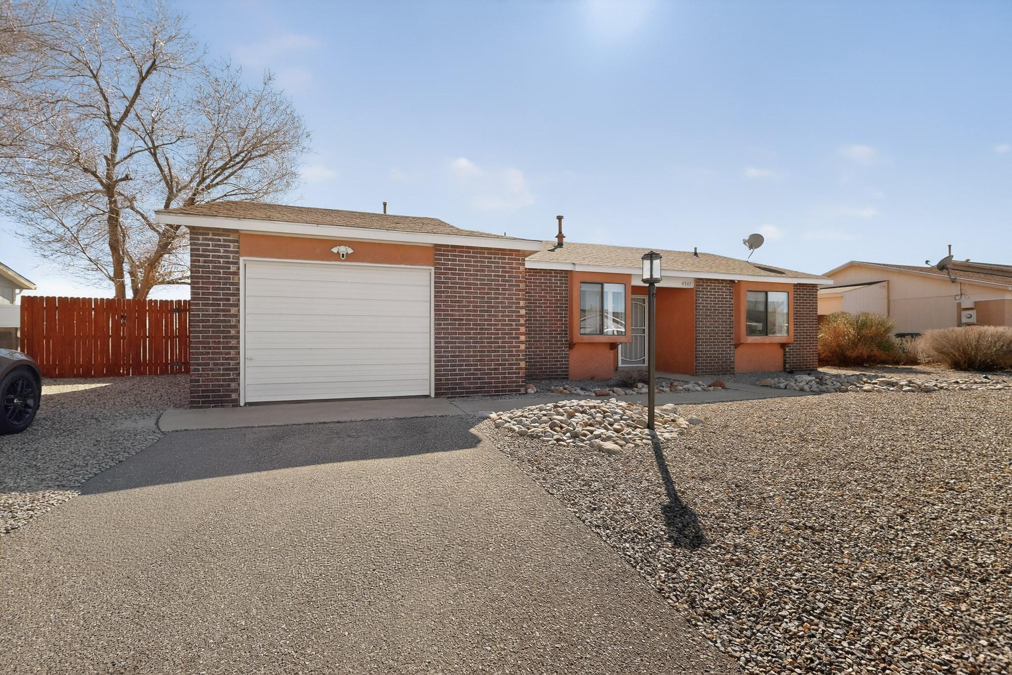 4542 Sunstone Way NE