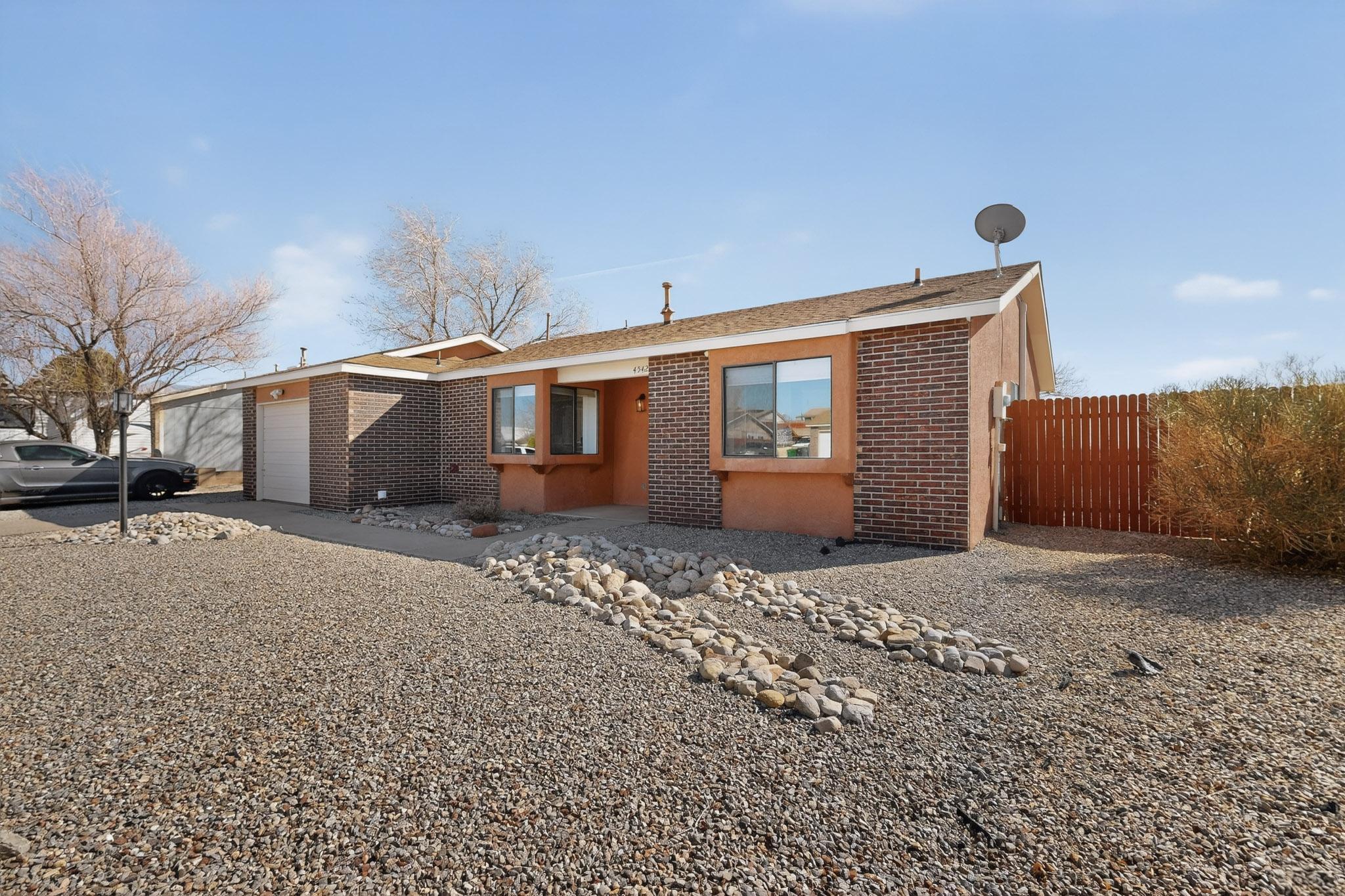 4542 Sunstone Way NE