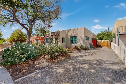 Photo of 2129 SILVER Avenue SE, Albuquerque, NM 87106 (MLS # 1091642)