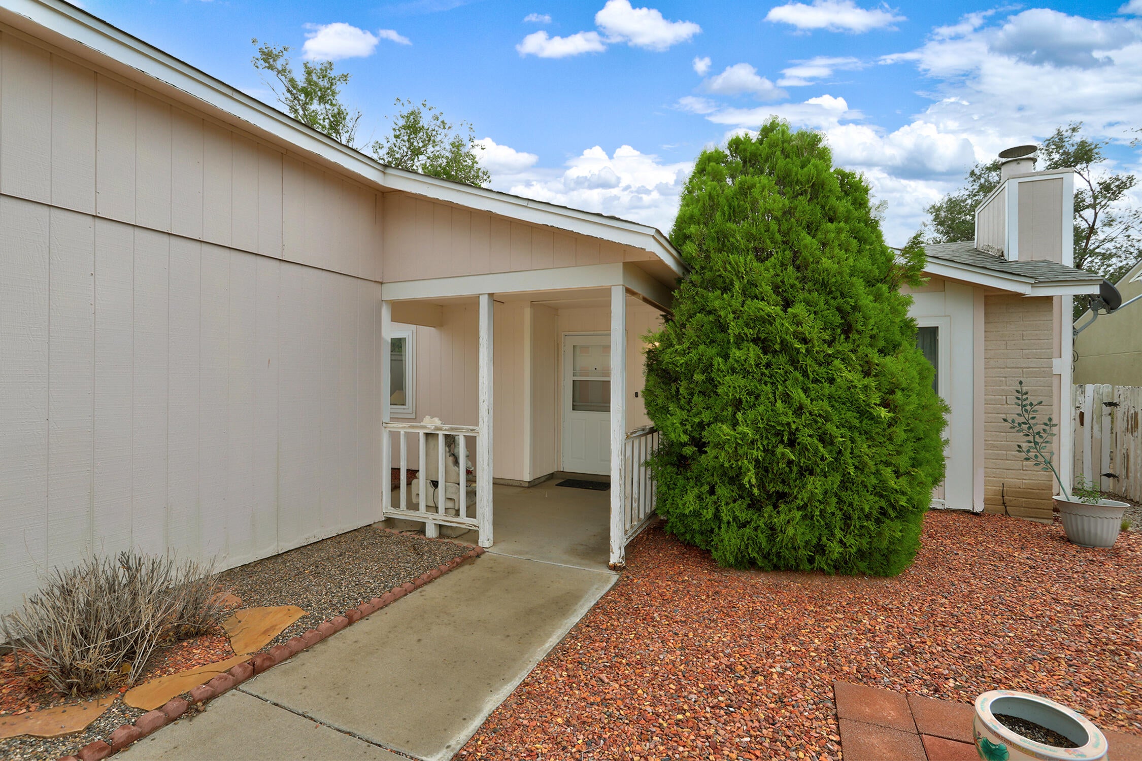 166 Coral Drive NE