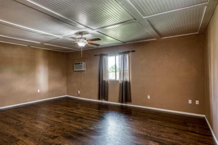 215 E Link Avenue, Moriarty, New Mexico image 7