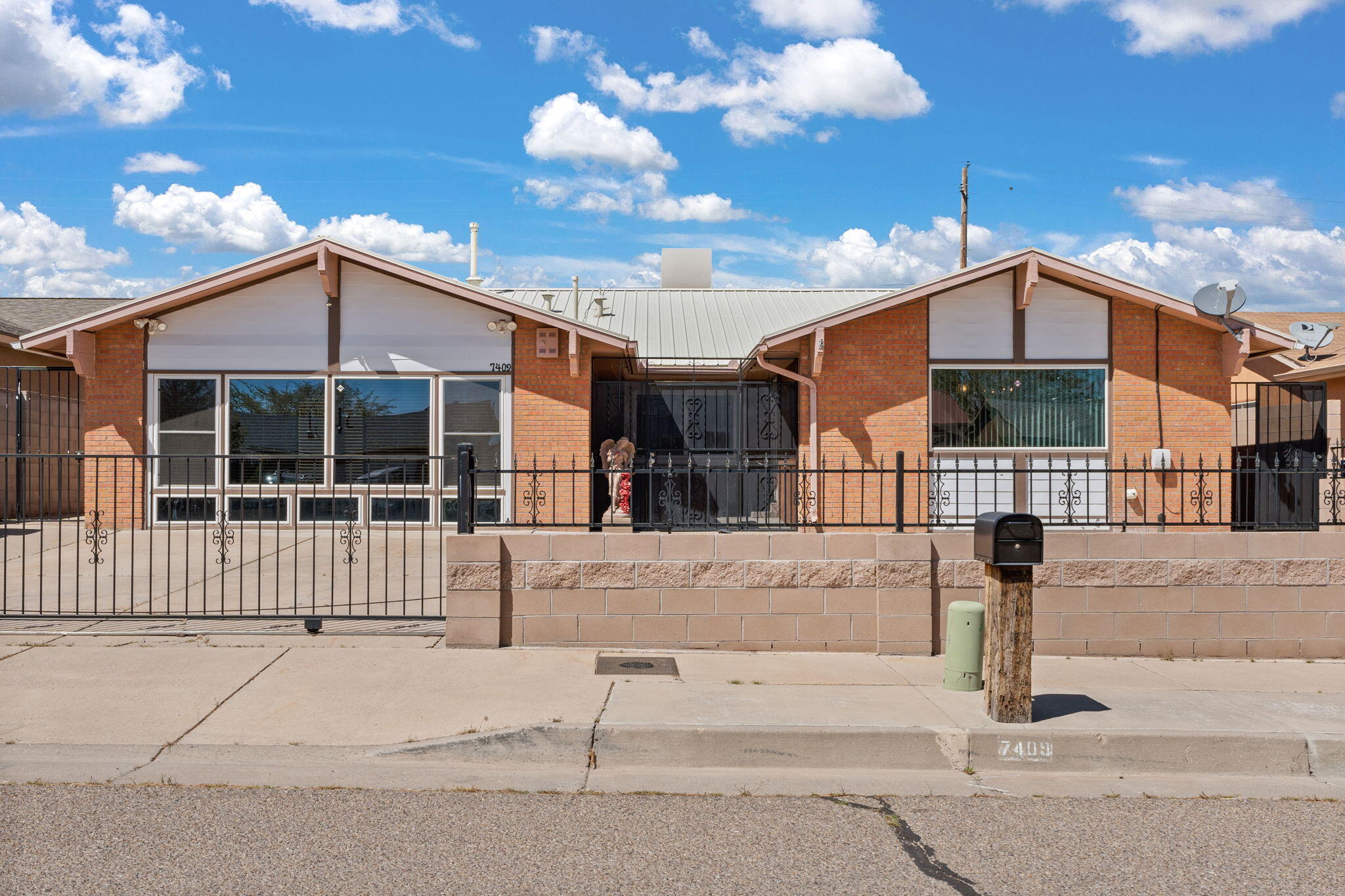 View Albuquerque, NM 87121 property