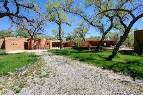 Photo of 373 Bosque Acres Road, Corrales, NM 87048 (MLS # 1098381)