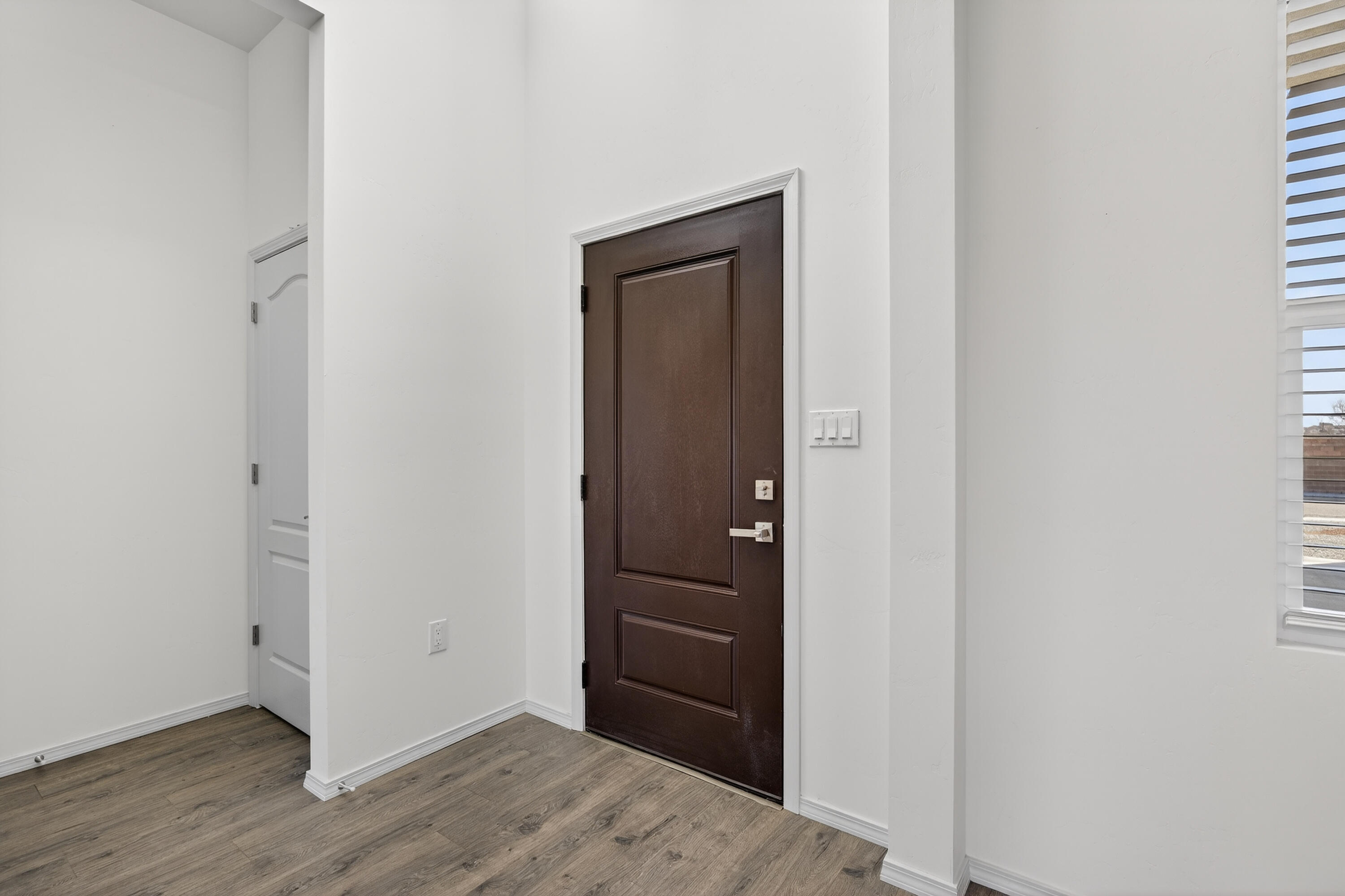 975 Night Sky Avenue NE