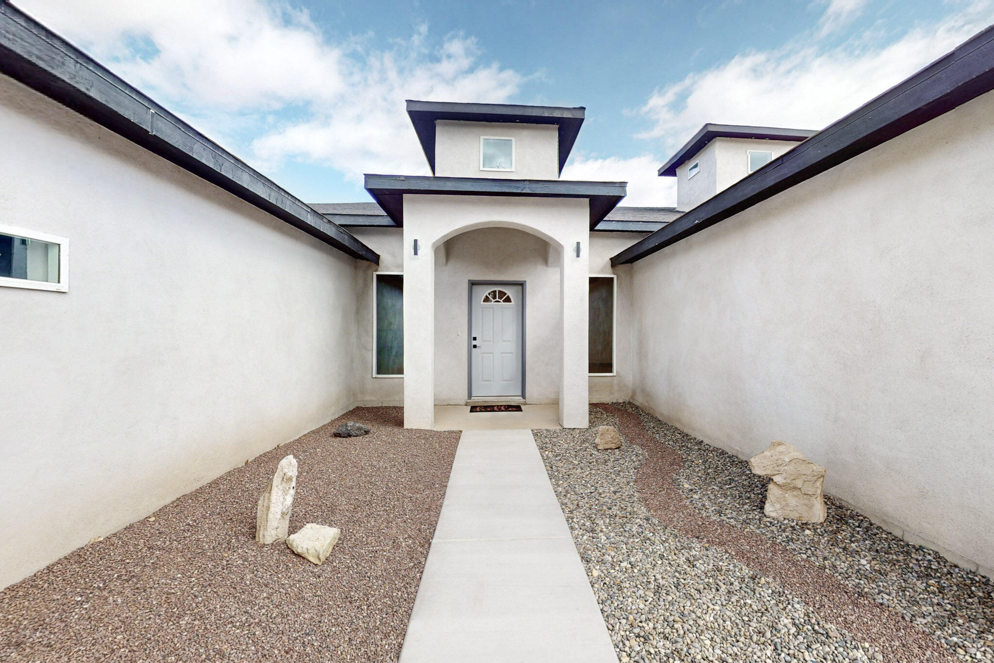 1688 Sichler Road, Los Lunas, New Mexico image 2