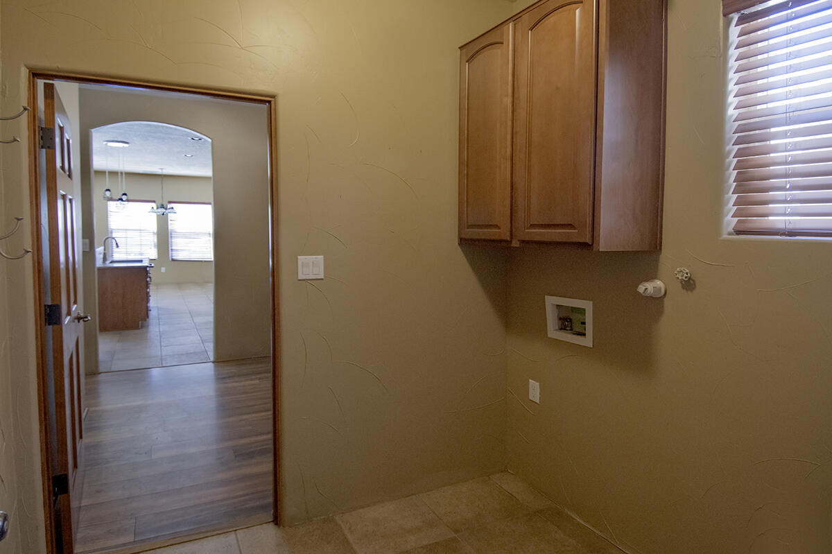 8724 Cuevita Court, Albuquerque, New Mexico image 32