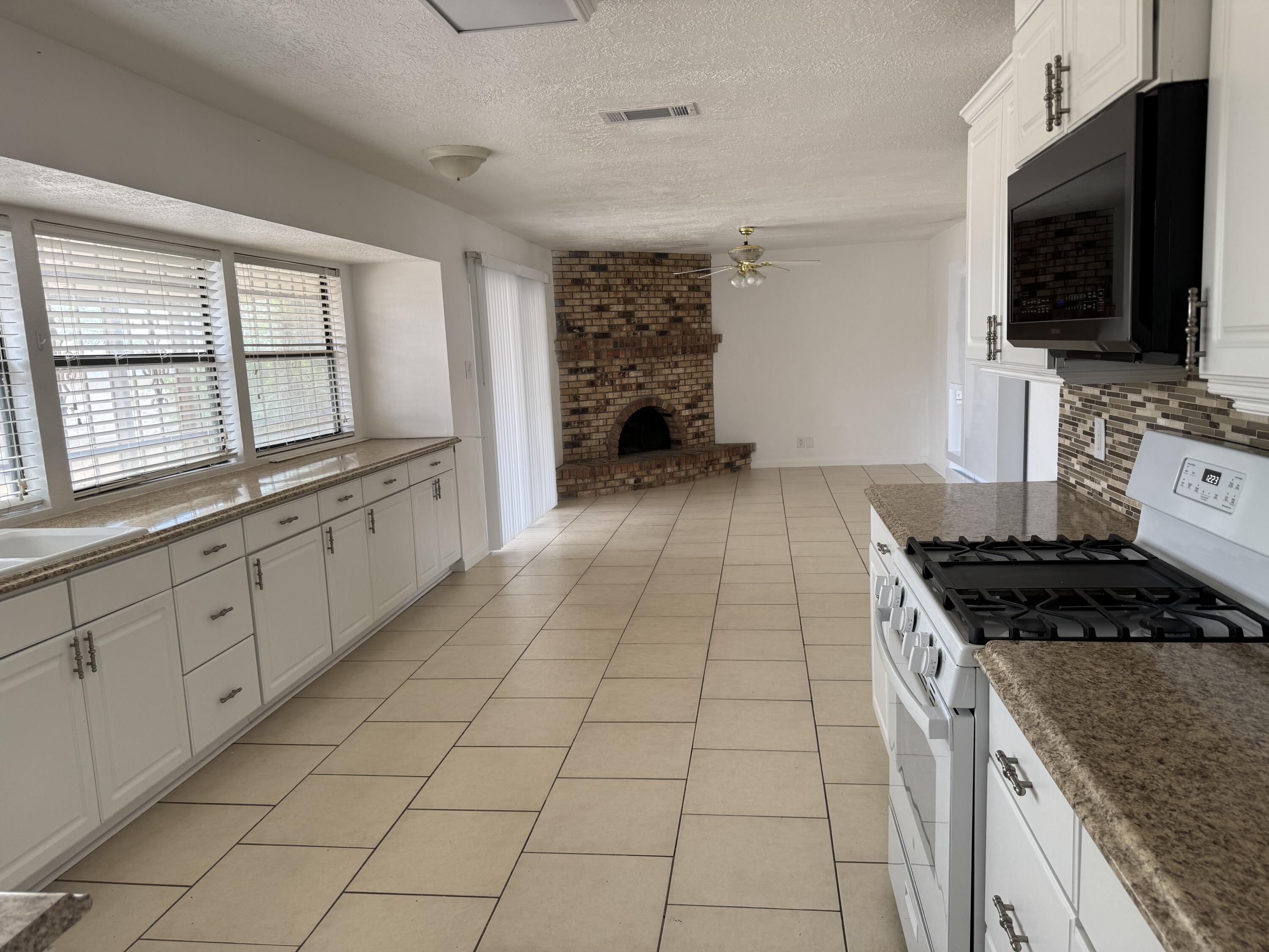 7715 Pioneer Trail, Albuquerque, New Mexico image 9