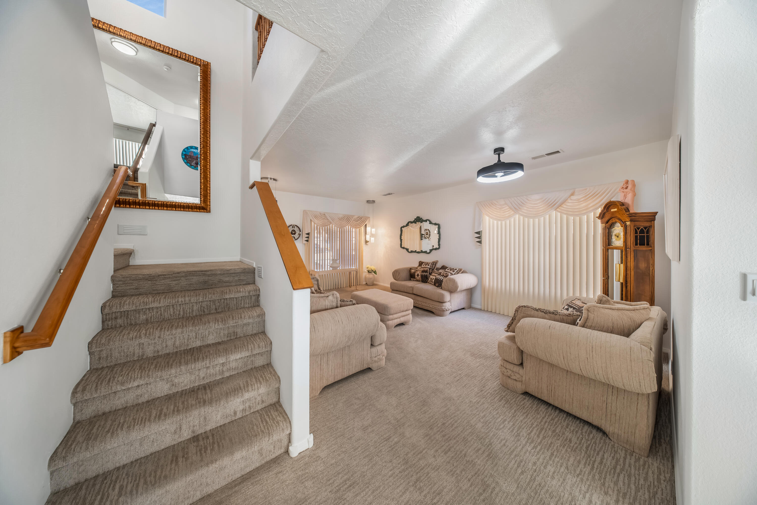 2812 Monument Drive NW