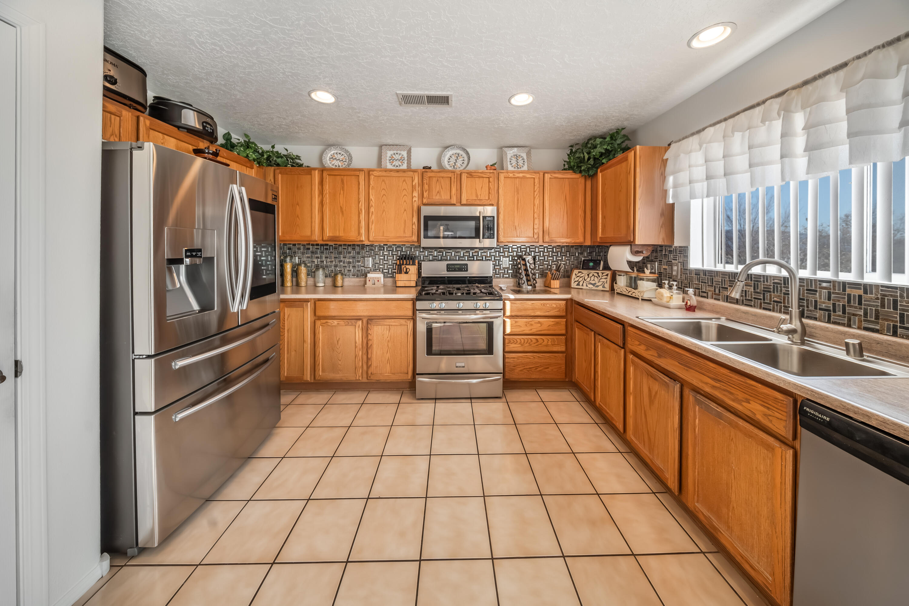 2812 Monument Drive NW