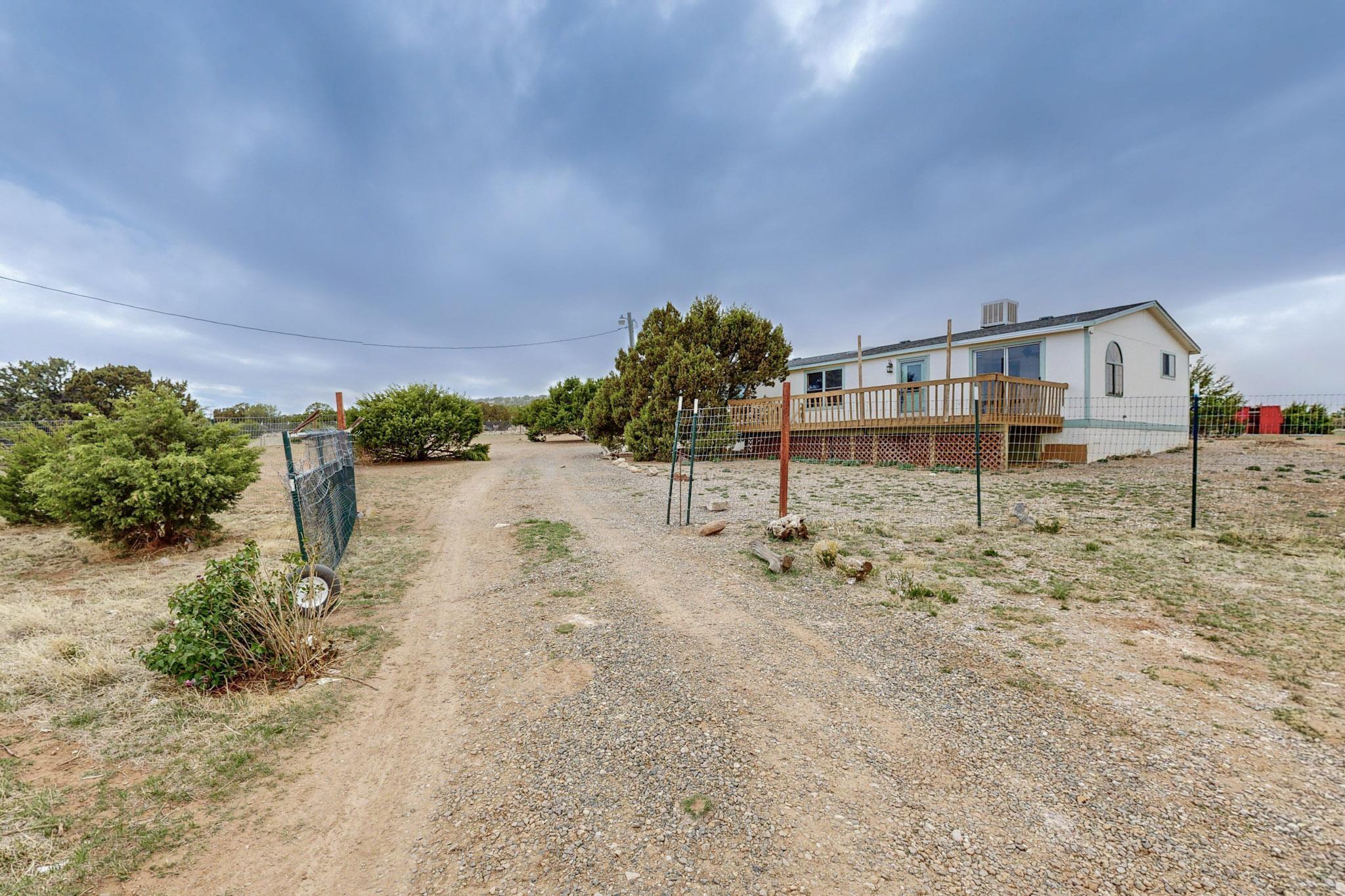 26 Phillips Road, Moriarty, New Mexico image 2