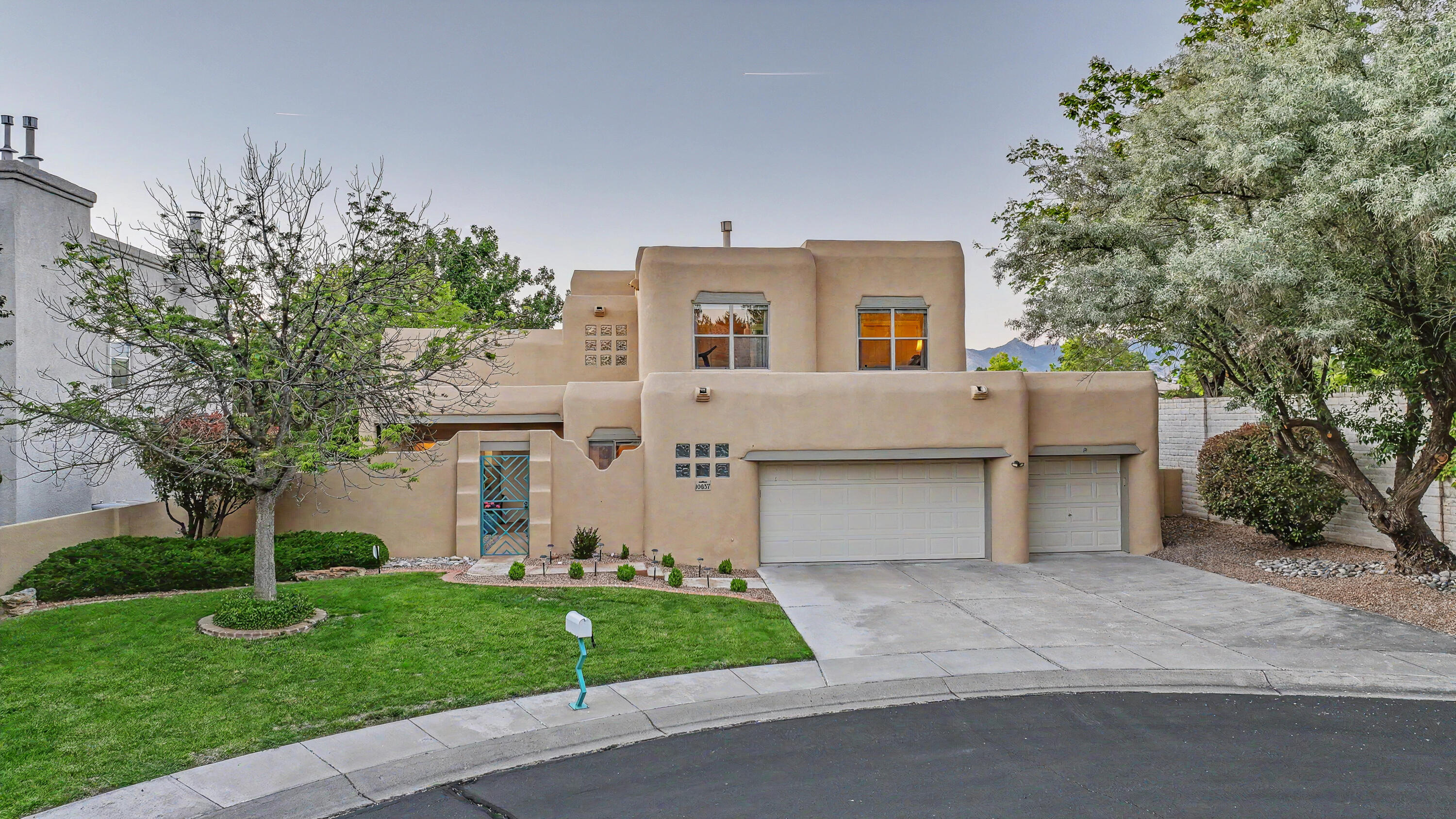 10037 Barrinson NE