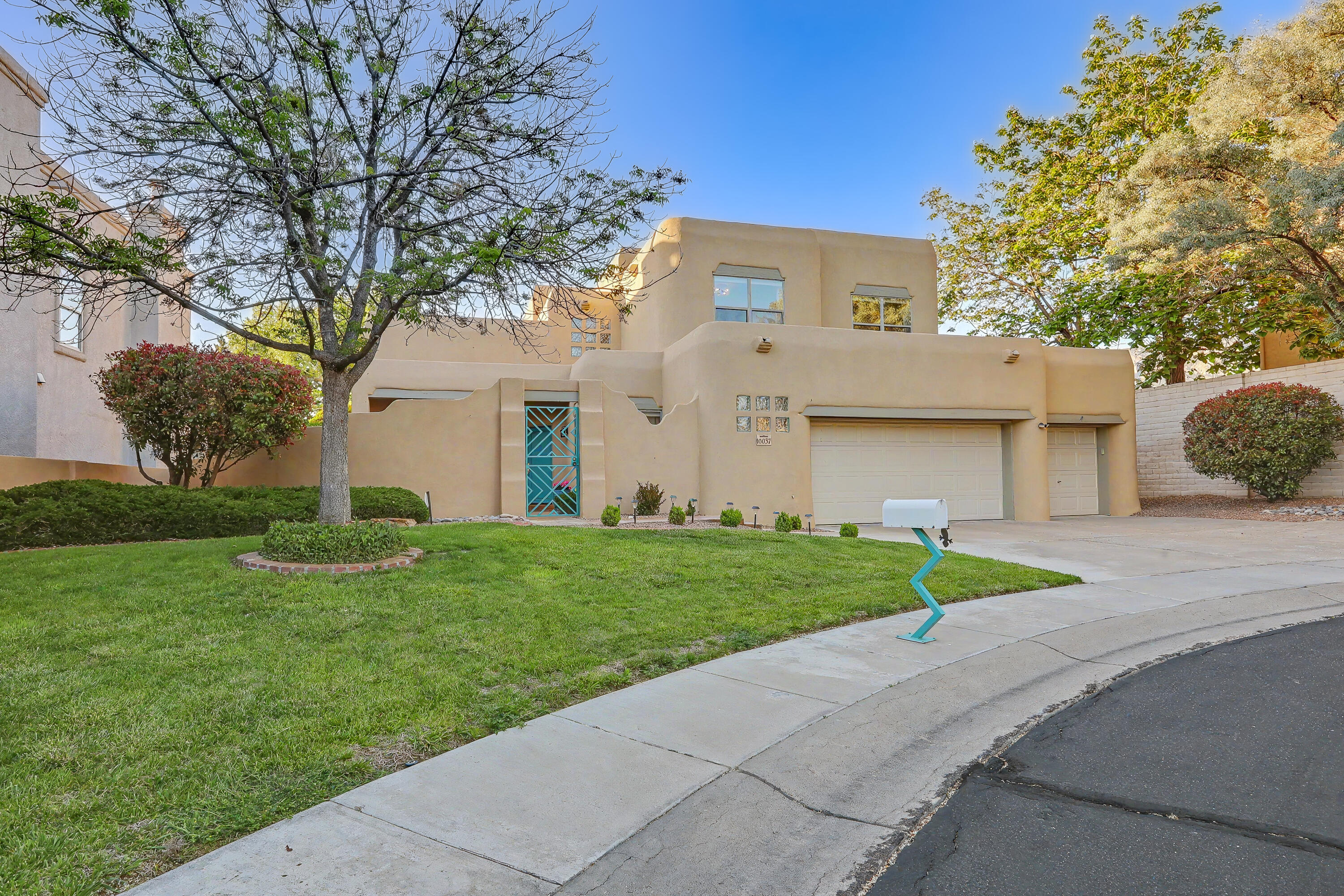10037 Barrinson NE