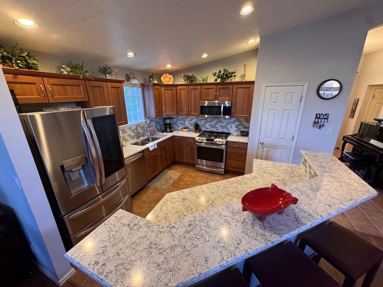 7201 Quail Springs Place NE