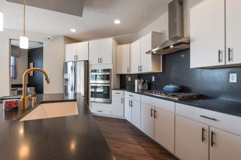 Photo of 1608 Mammoth Way NW, Albuquerque, NM 87120 (MLS # 1098718)