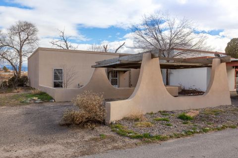 Photo of 500 Western Drive, Rio Communities, NM 87002 (MLS # 1096304)
