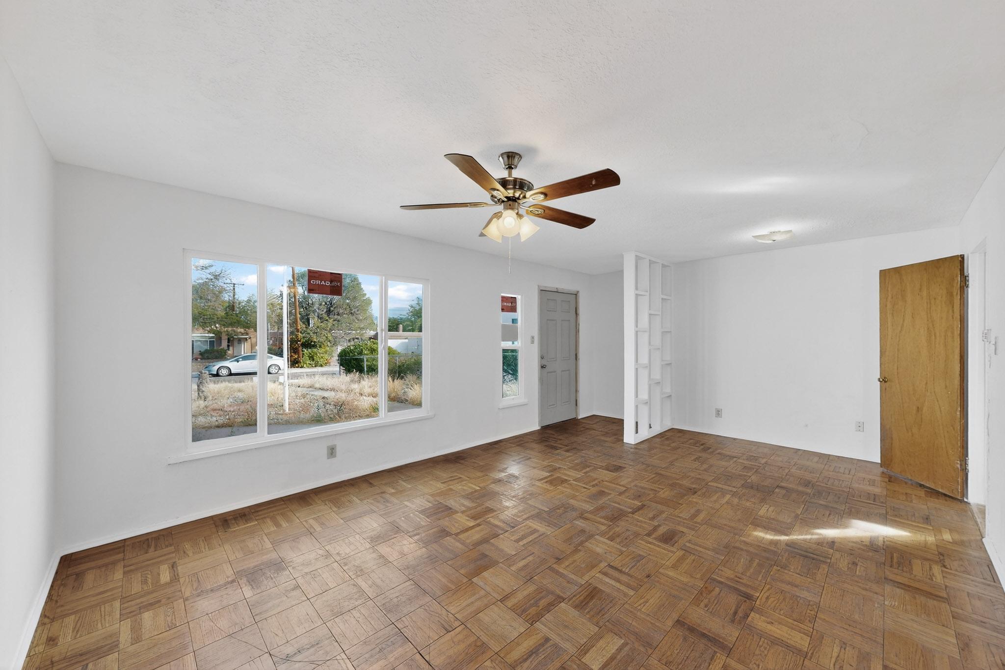 6008 Hannett Avenue NE