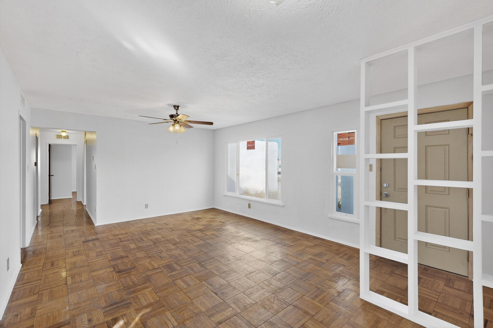 6008 Hannett Avenue NE