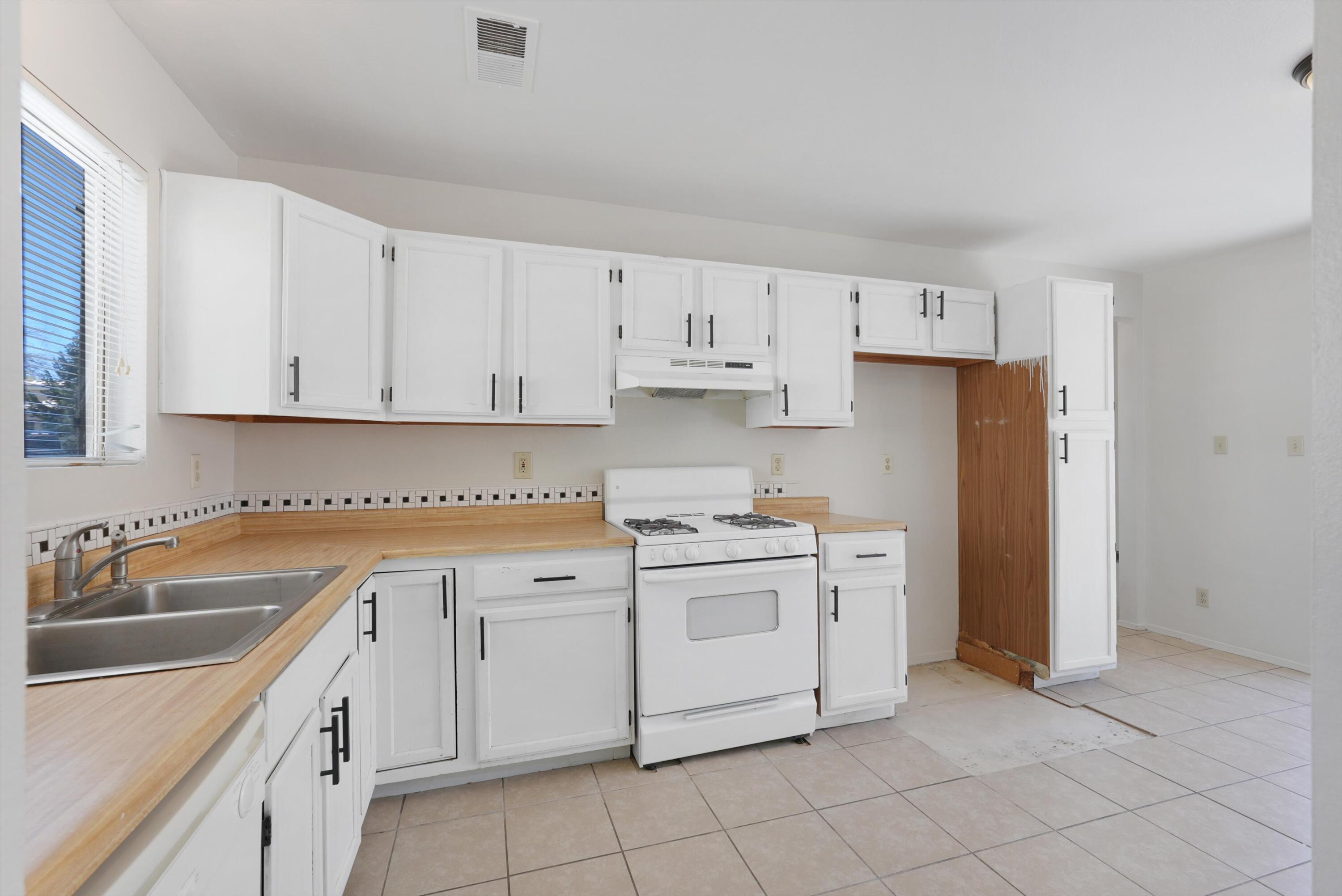 1683 Tramview Lane, Rio Rancho, New Mexico image 7