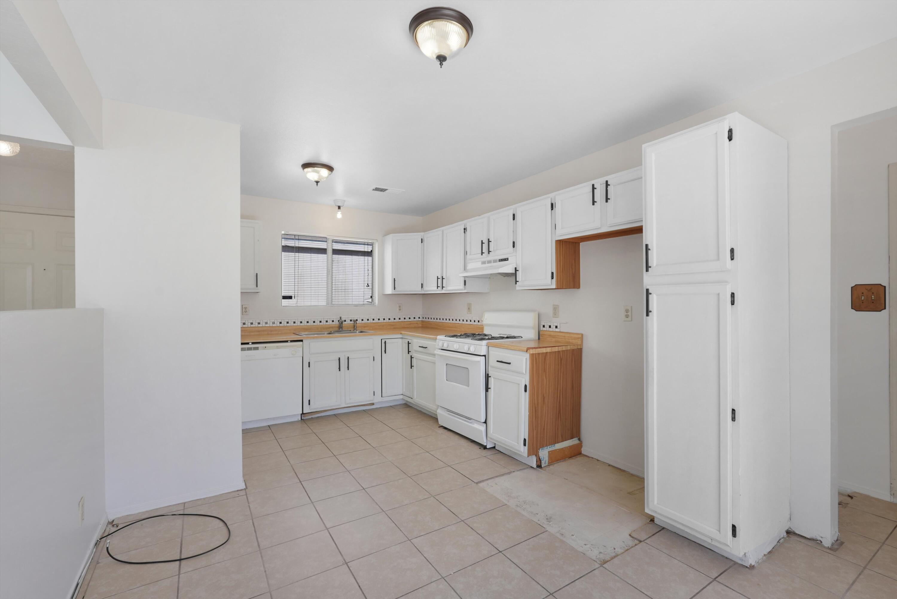 1683 Tramview Lane, Rio Rancho, New Mexico image 8
