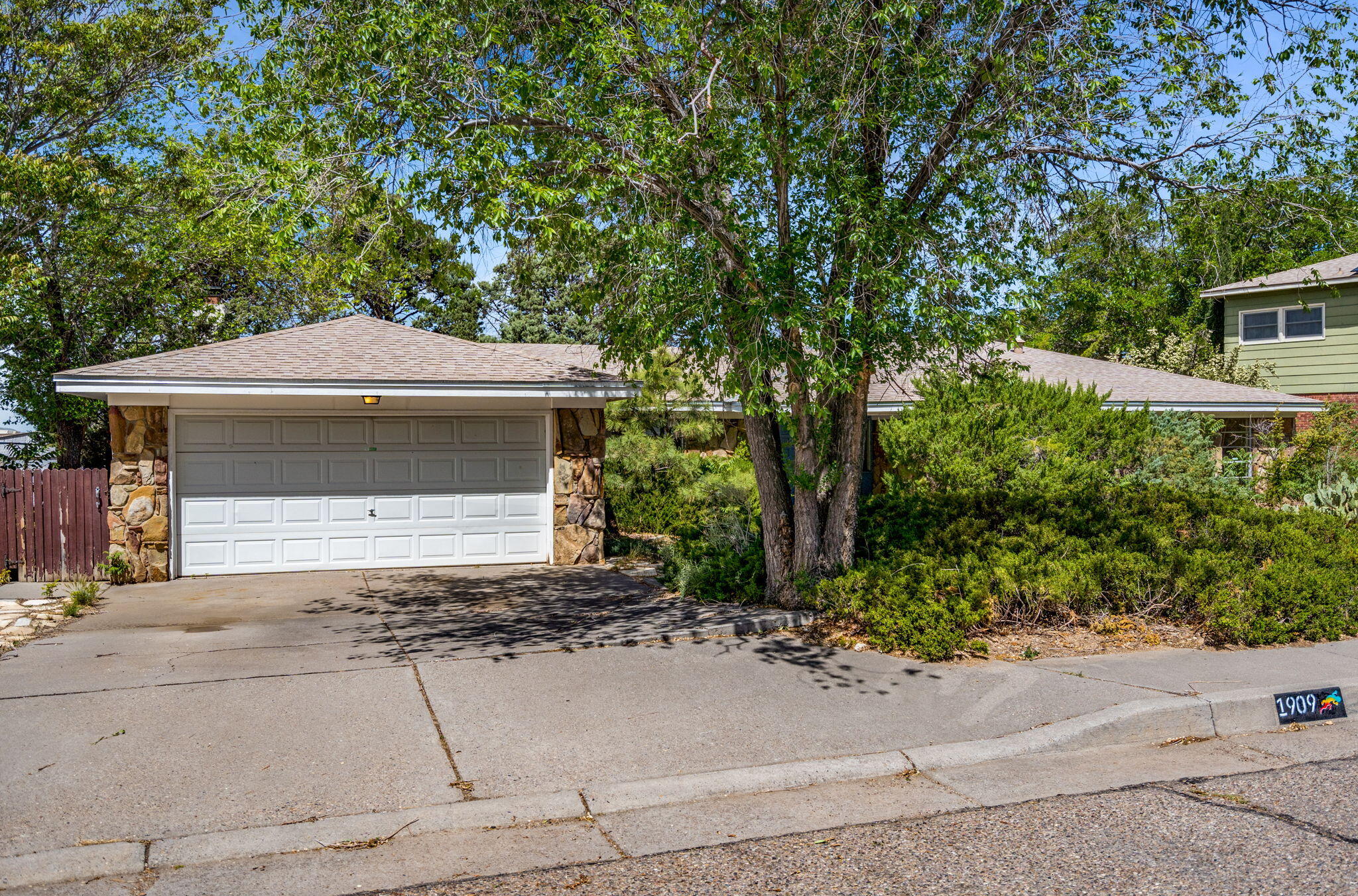 1909 Kriss Place NE