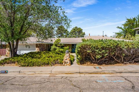 Photo of 1909 Kriss Place NE, Albuquerque, NM 87112 (MLS # 1101899)