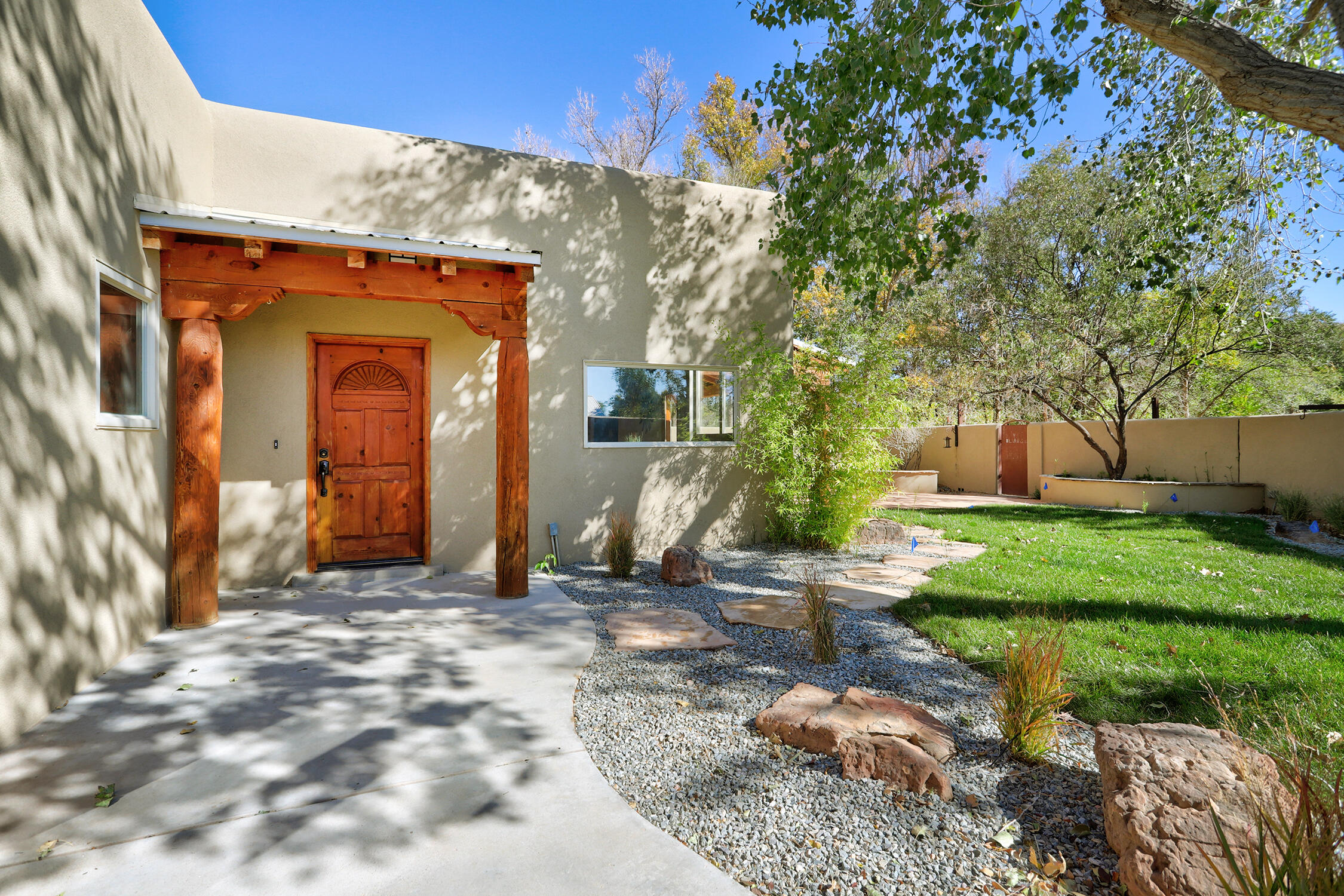 120 Espinosa Road, Corrales, New Mexico image 2