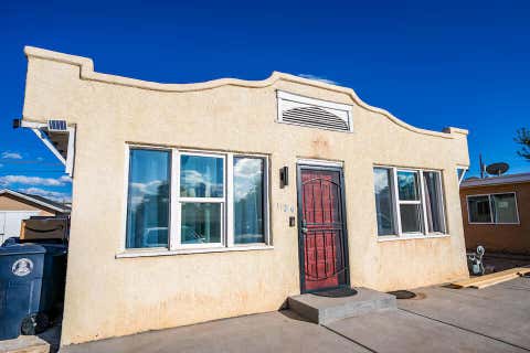 Homes For Sale - 1124 Los Tomases Drive<br/> Bernalillo County, Albuquerque, NM 87102
