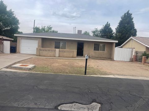 Photo of 2813 Desert Garden Lane SW, Albuquerque, NM 87105 (MLS # 1100557)