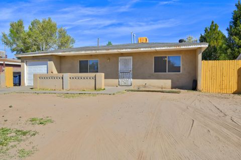 2813 Desert Garden Lane SW Albuquerque NM 87105
