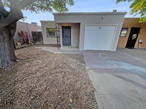 Photo of 257 Burma Drive NE, Albuquerque, NM 87123 (MLS # 1094612)