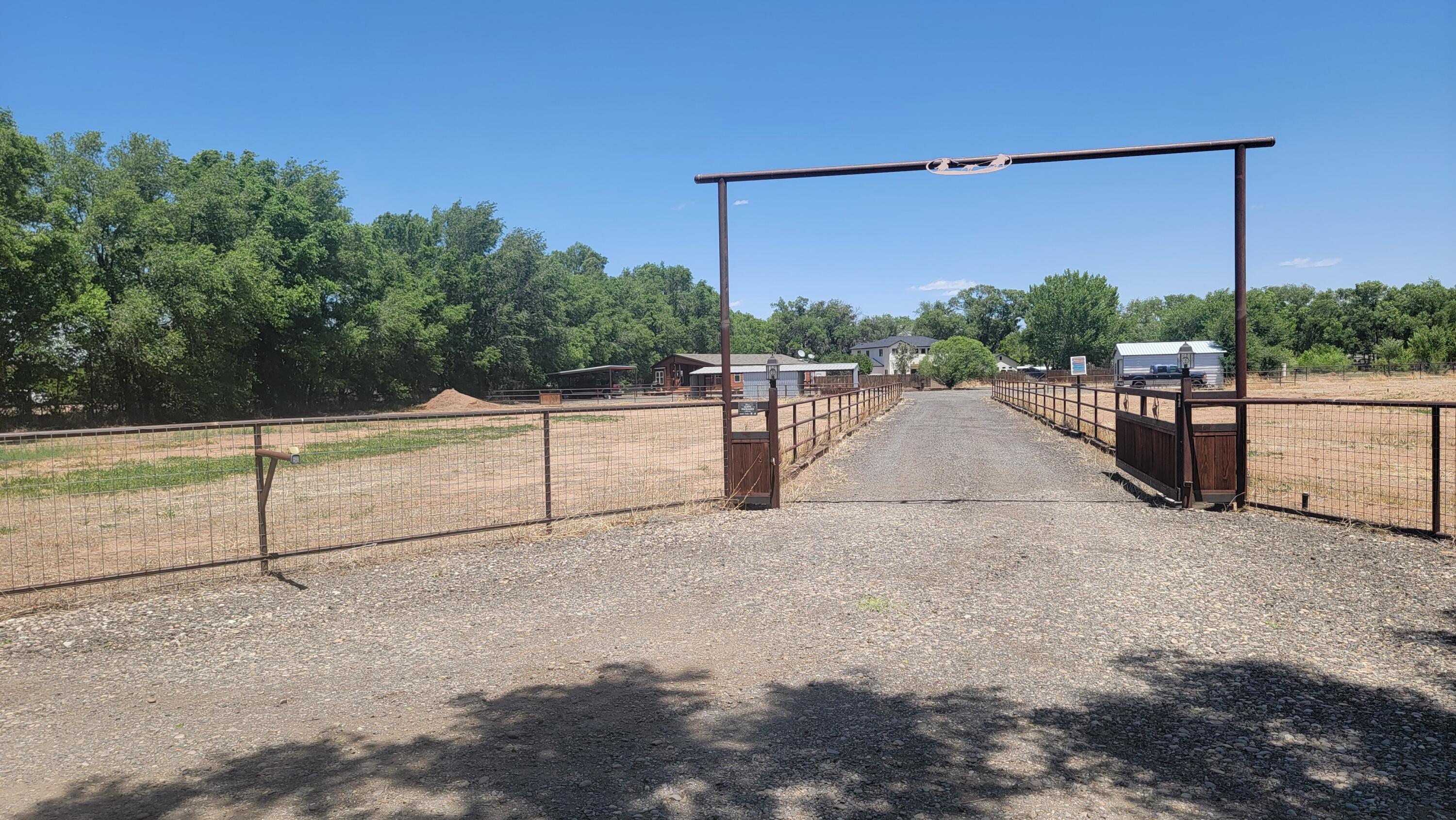 39 Servis Farm Road, Los Lunas, New Mexico image 2