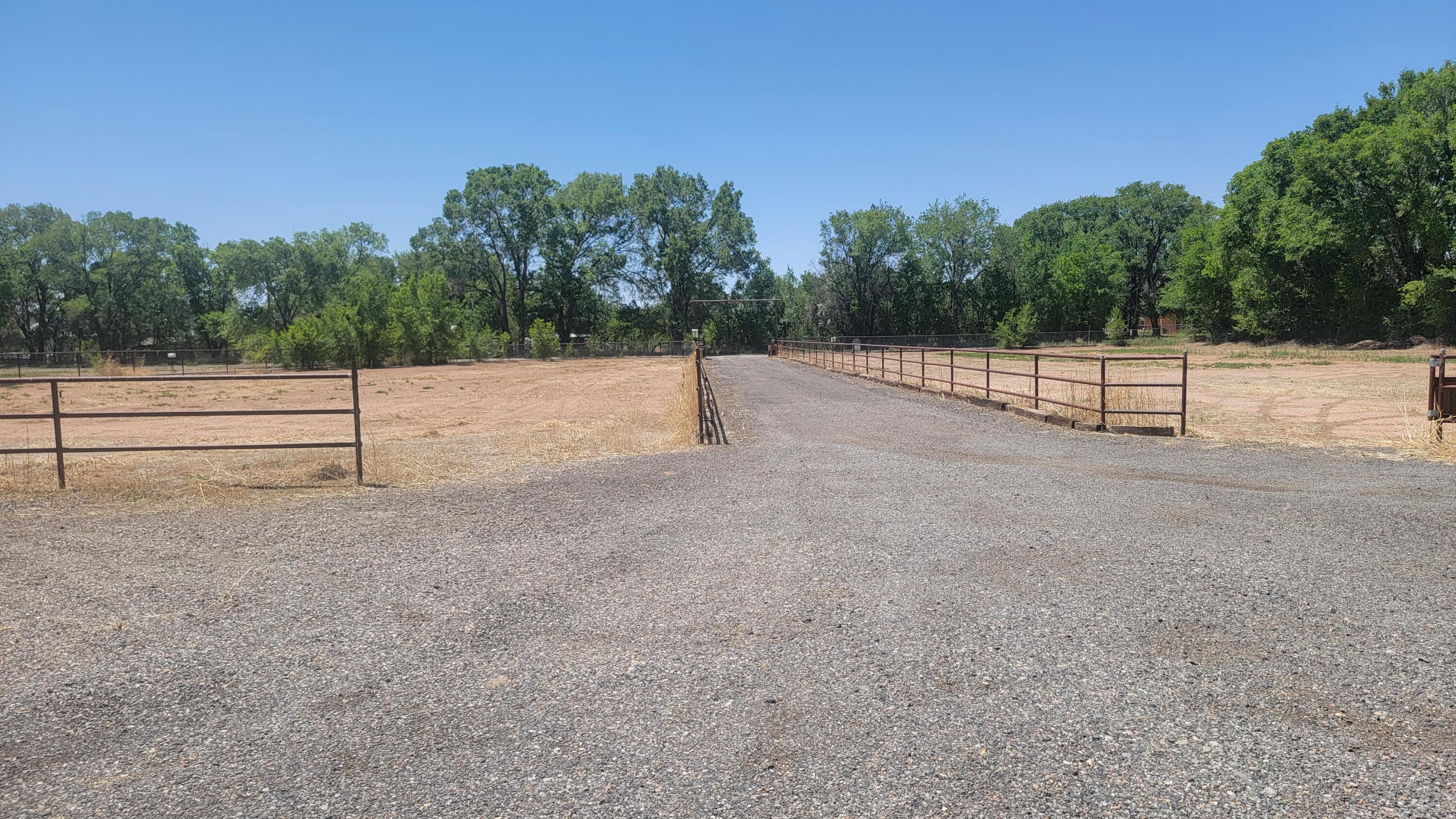 39 Servis Farm Road, Los Lunas, New Mexico image 3
