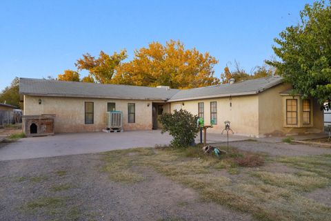 Photo of 45 Jerome Road, Los Lunas, NM 87031 (MLS # 1094283)
