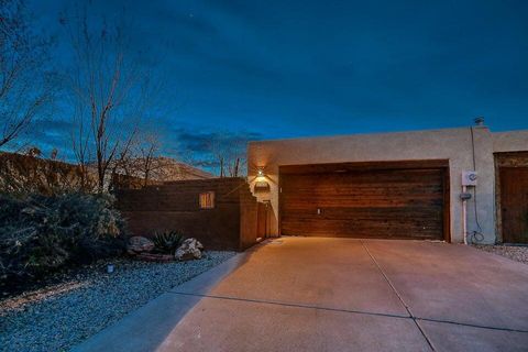 Photo of 694 Lakeview Circle SE, Rio Rancho, NM 87124 (MLS # 1102706)