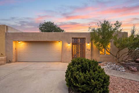 Townhouse For Sale - 7612 Vista Cedro Court<br/> Albuquerque, NM 87109