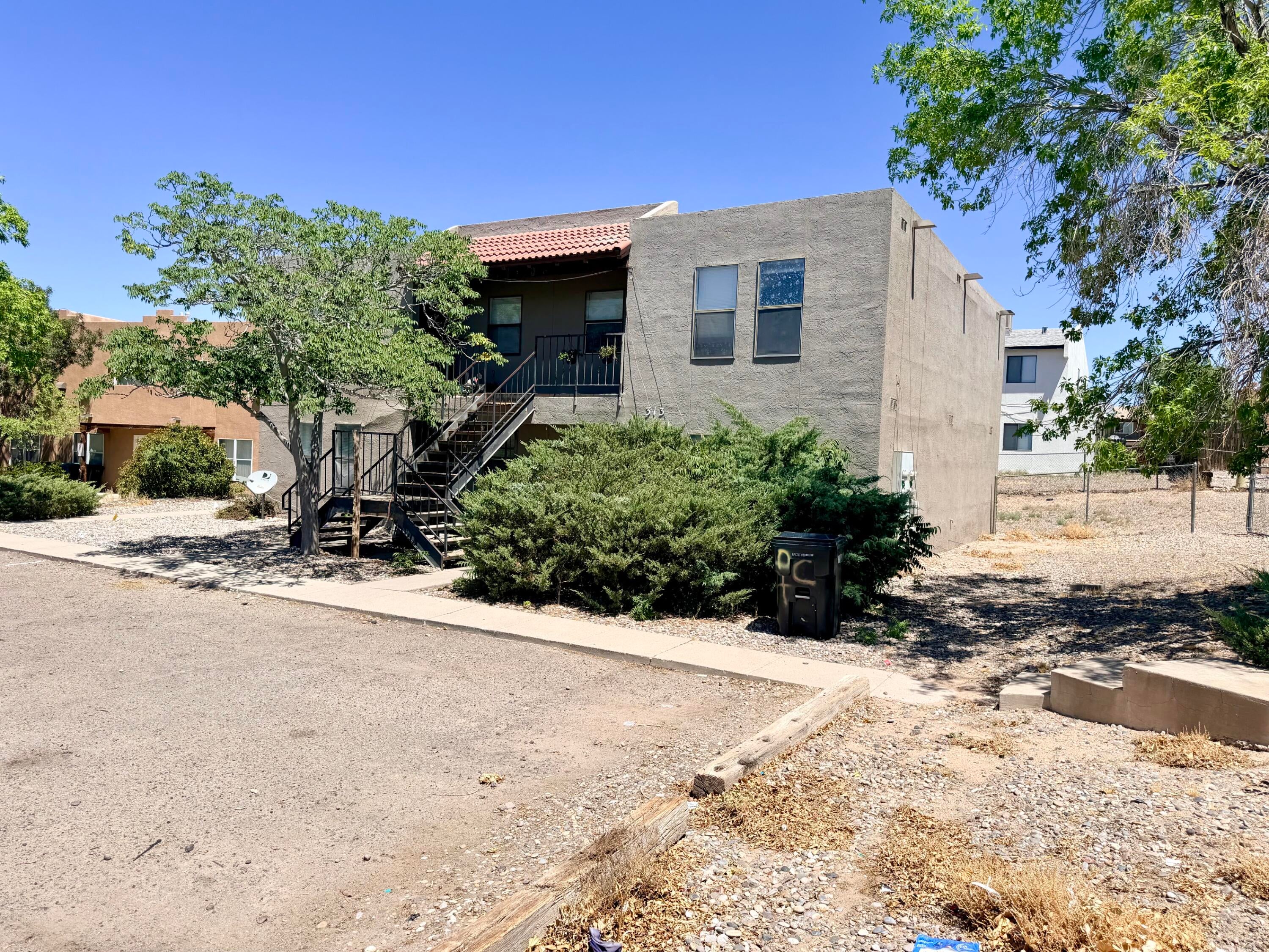 309-313 Geraldine Loop SE