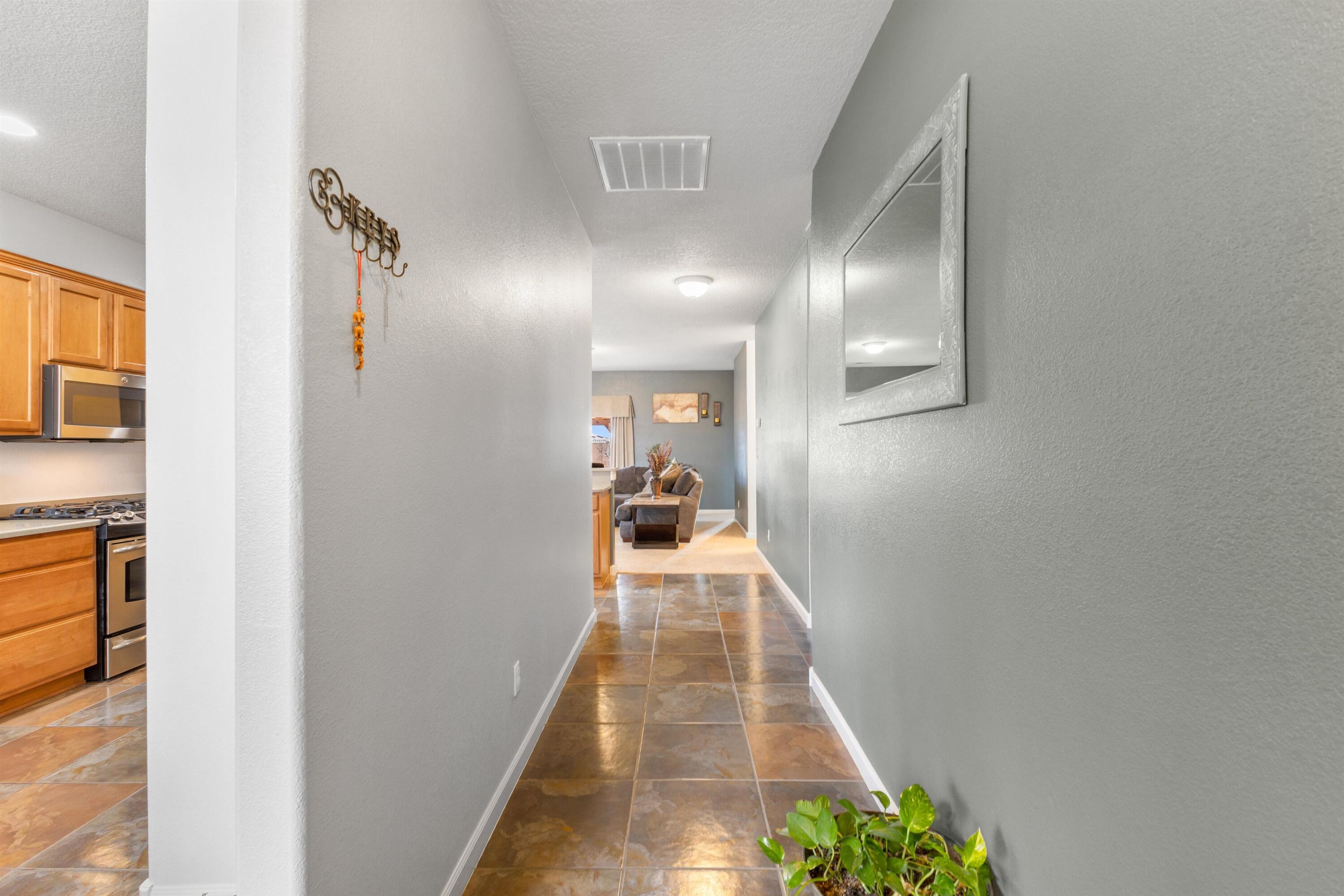 4221 North Pole Loop NE