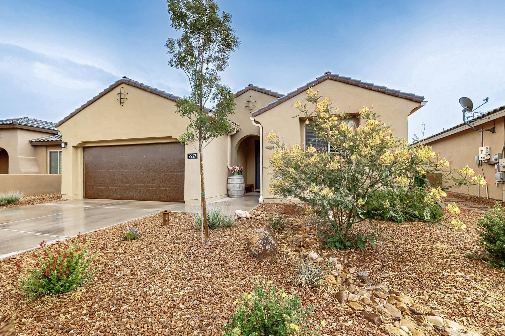 2927 KINGS CANYON Loop NE