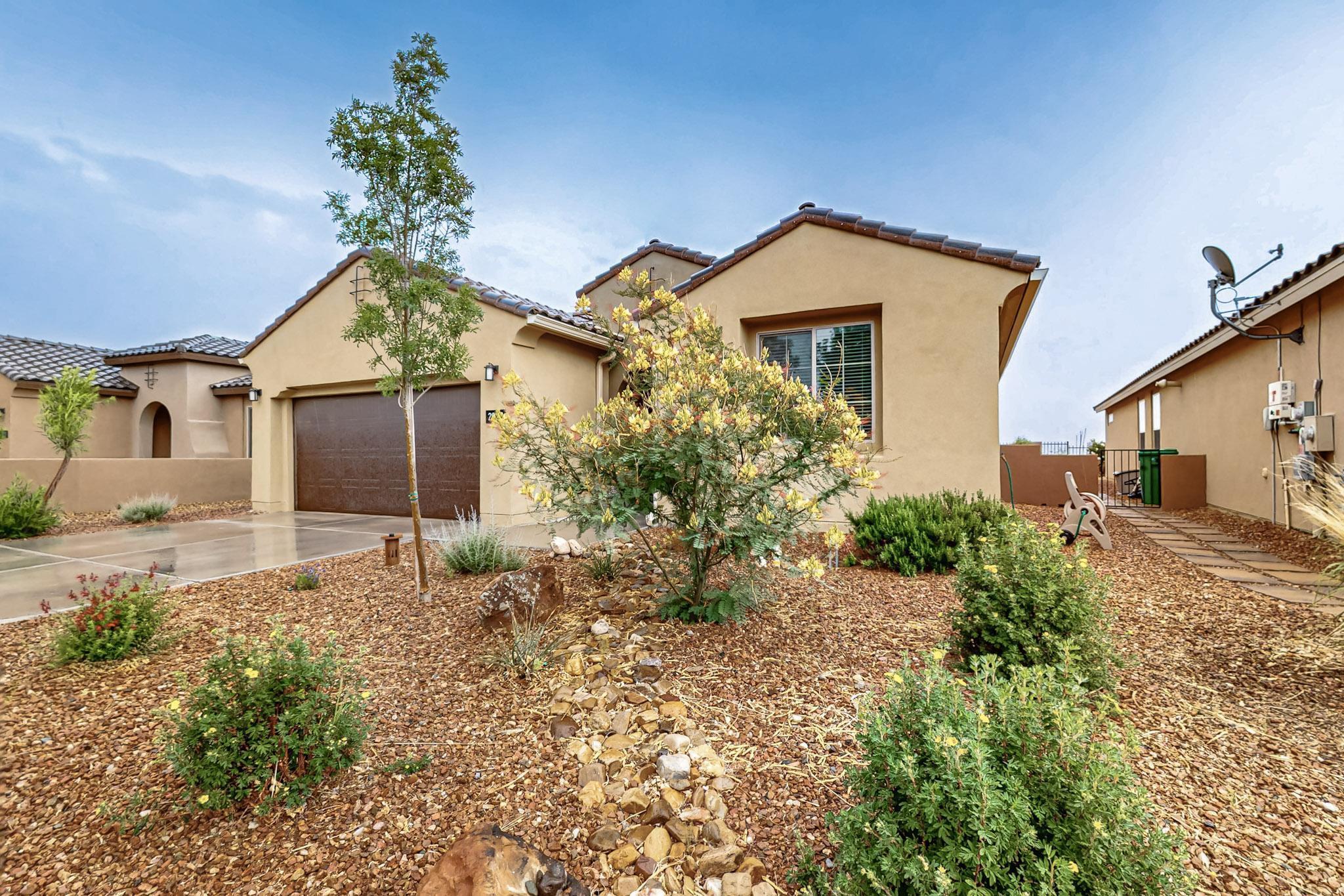 2927 KINGS CANYON Loop NE