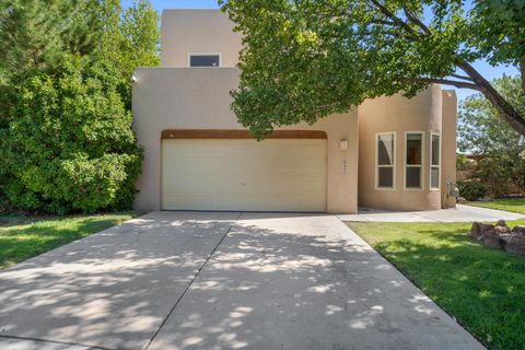 Photo of 600 Flint Ridge Trail SE, Albuquerque, NM 87123 (MLS # 1096888)